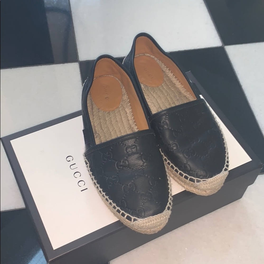 Authentic Gucci black embossed loafers 38.5
